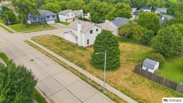 3431 Faye Drive, Bellevue, NE 68123