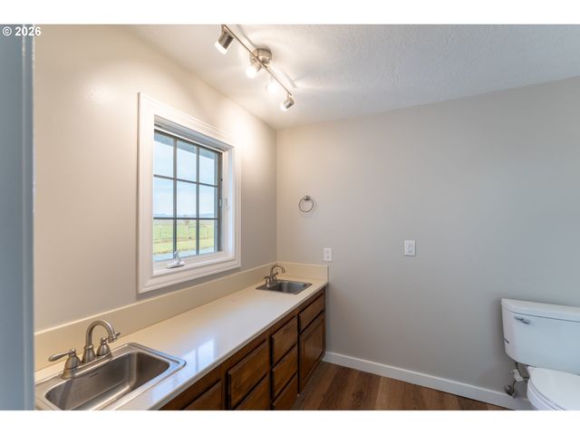 10001 Se AMITY-DAYTON Hwy, Mc Minnville, OR 97128