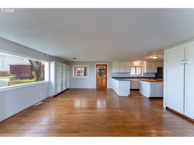 10001 Se AMITY-DAYTON Hwy, Mc Minnville, OR 97128