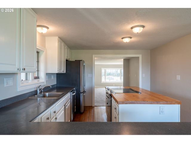 10001 Se AMITY-DAYTON Hwy, Mc Minnville, OR 97128
