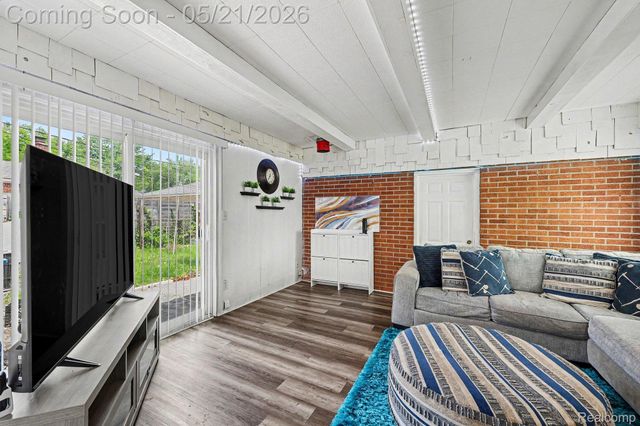 28326 Alden Street, Madison Heights, MI 48071