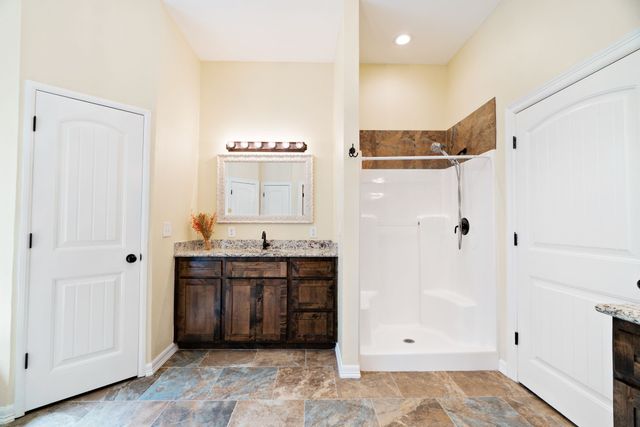 821 County Road 43830, Paris, TX 75462