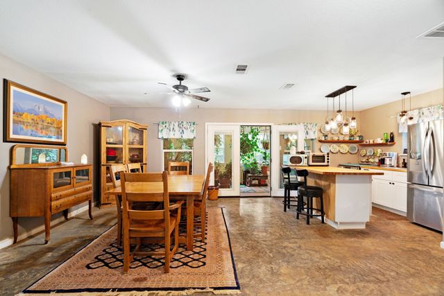 821 County Road 43830, Paris, TX 75462
