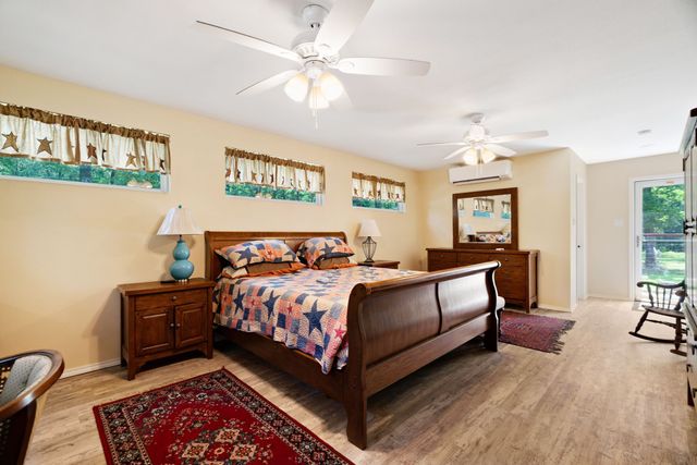 821 County Road 43830, Paris, TX 75462