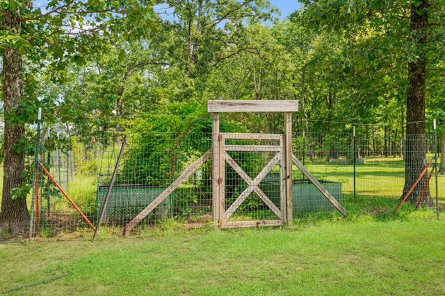 821 County Road 43830, Paris, TX 75462