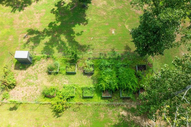 821 County Road 43830, Paris, TX 75462
