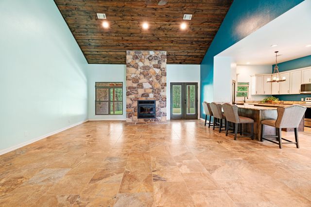 821 County Road 43830, Paris, TX 75462