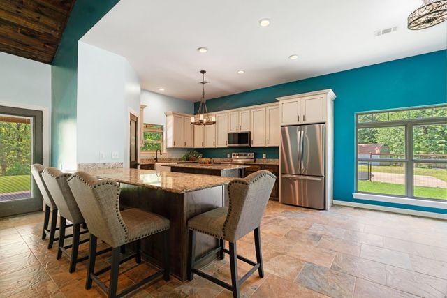 821 County Road 43830, Paris, TX 75462