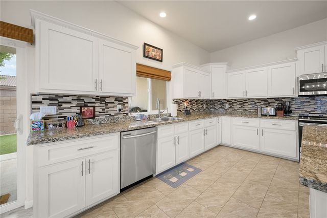 2124 E Desert Greens Drive, Fort Mohave, AZ 86426