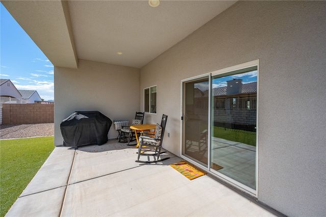 2124 E Desert Greens Drive, Fort Mohave, AZ 86426