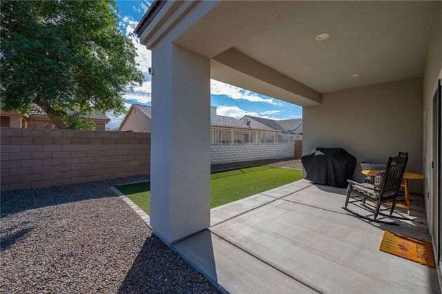 2124 E Desert Greens Drive, Fort Mohave, AZ 86426