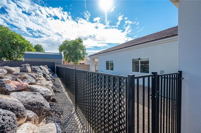 2124 E Desert Greens Drive, Fort Mohave, AZ 86426