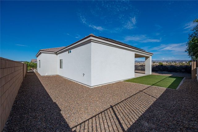 2124 E Desert Greens Drive, Fort Mohave, AZ 86426