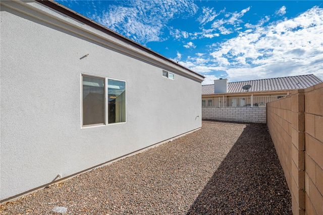 2124 E Desert Greens Drive, Fort Mohave, AZ 86426