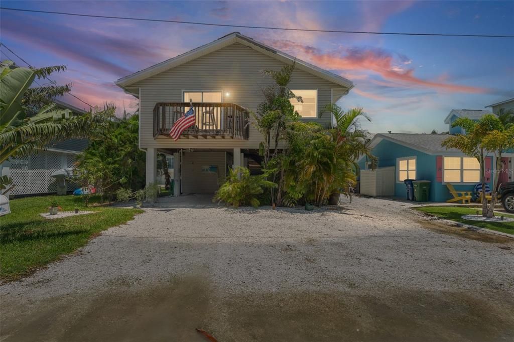 2517 AVENUE C, Bradenton Beach, FL 34217