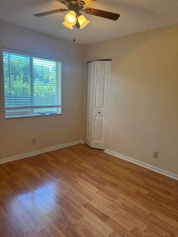 435 Pine Glen Lane C-2, Greenacres, FL 33463