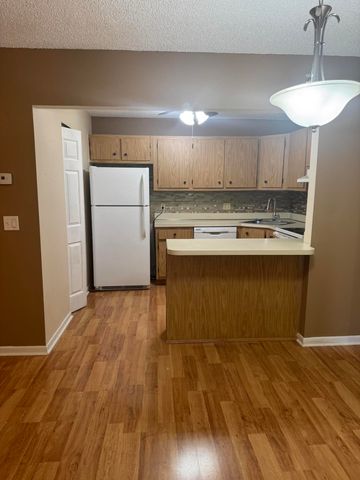 435 Pine Glen Lane C-2, Greenacres, FL 33463