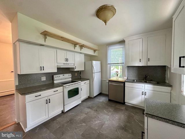440 N RAILROAD ST, Palmyra, PA 17078