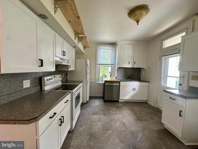 440 N RAILROAD ST, Palmyra, PA 17078