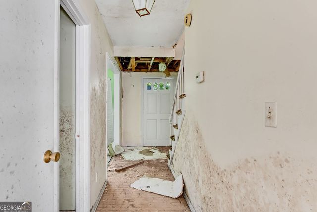 1255 Lake Charles Drive, Roswell, GA 30075