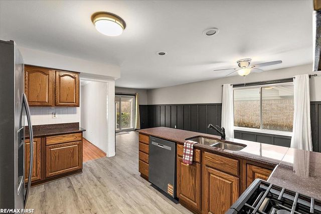 1831 North Lake Drive, Troy, MI 48083