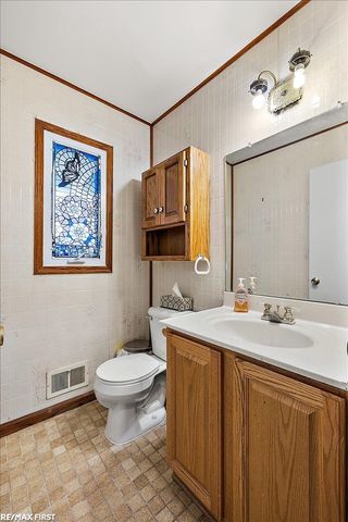 1831 North Lake Drive, Troy, MI 48083