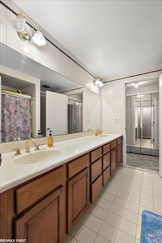 1831 North Lake Drive, Troy, MI 48083