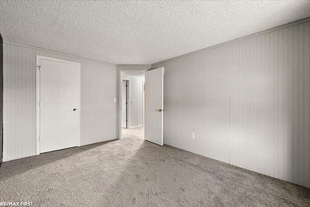 1831 North Lake Drive, Troy, MI 48083