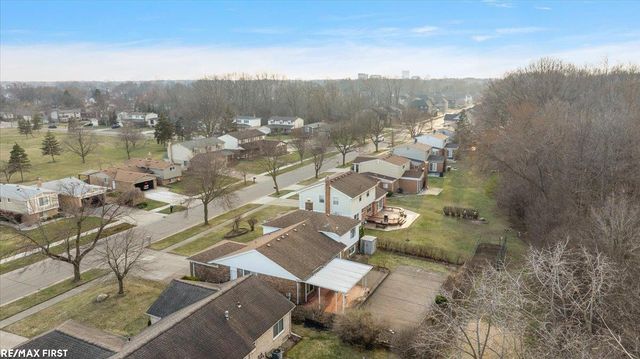 1831 North Lake Drive, Troy, MI 48083