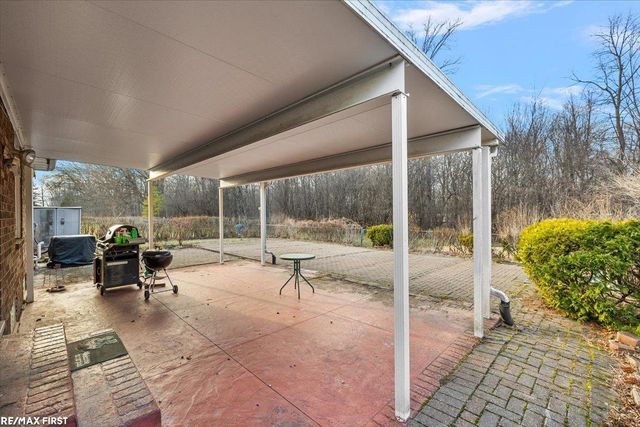 1831 North Lake Drive, Troy, MI 48083