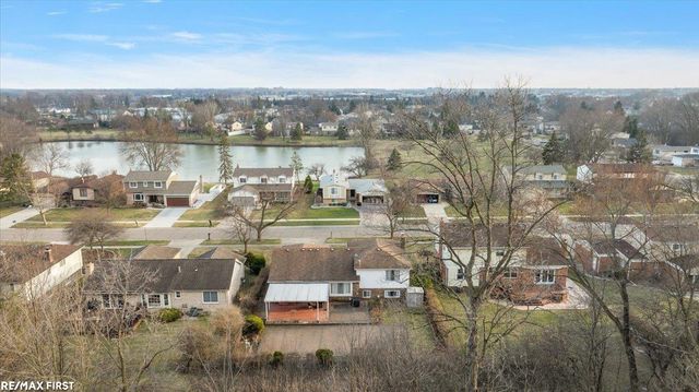 1831 North Lake Drive, Troy, MI 48083