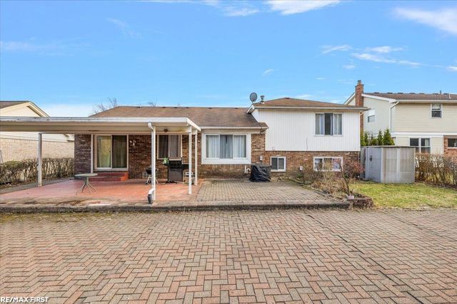 1831 North Lake Drive, Troy, MI 48083