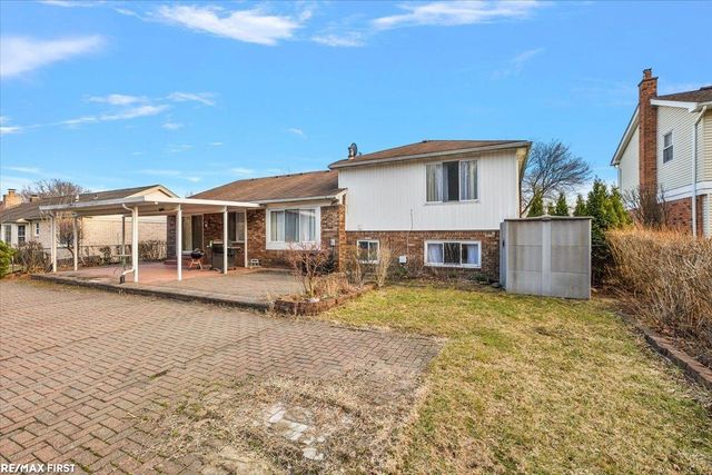 1831 North Lake Drive, Troy, MI 48083