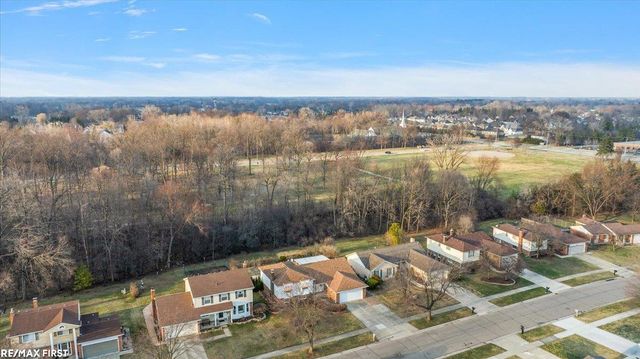 1831 North Lake Drive, Troy, MI 48083