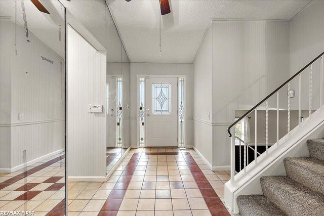 1831 North Lake Drive, Troy, MI 48083