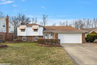 1831 North Lake Drive, Troy, MI 48083