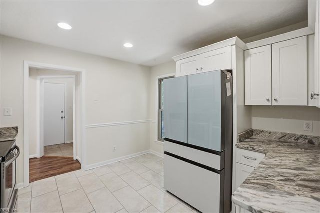 7740 Waters Edge LN, Gloucester Point, VA 23062