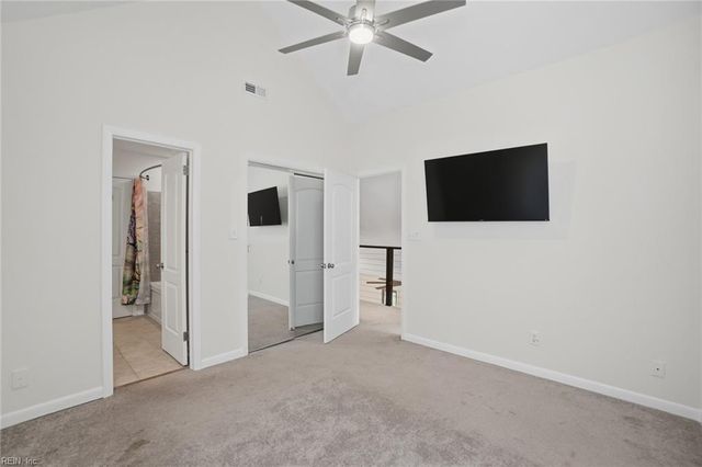 7740 Waters Edge LN, Gloucester Point, VA 23062