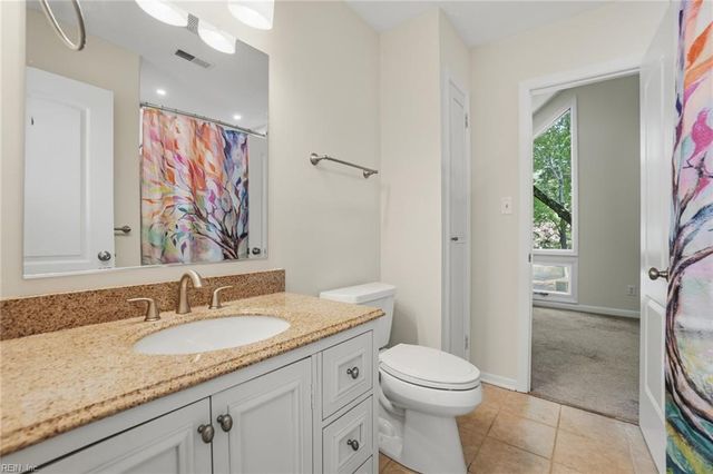 7740 Waters Edge LN, Gloucester Point, VA 23062