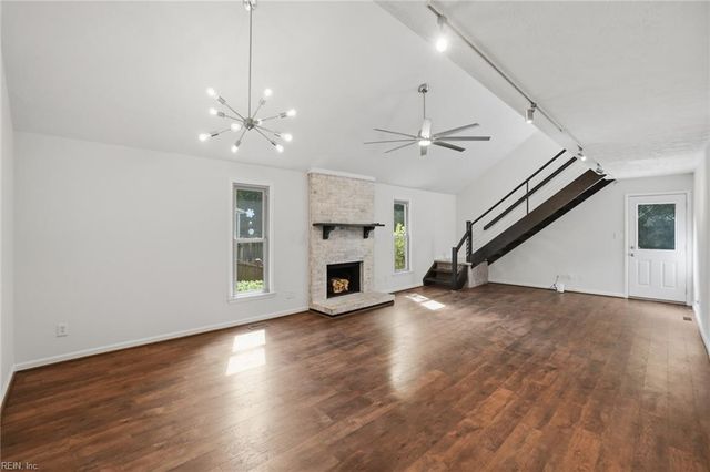 7740 Waters Edge LN, Gloucester Point, VA 23062