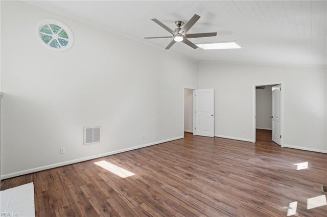 7740 Waters Edge LN, Gloucester Point, VA 23062