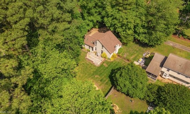 7740 Waters Edge LN, Gloucester Point, VA 23062