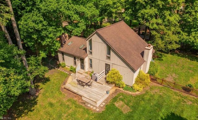 7740 Waters Edge LN, Gloucester Point, VA 23062
