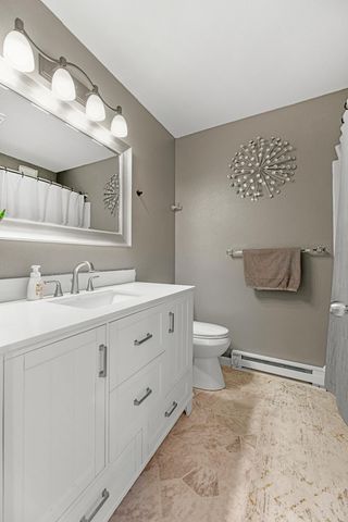 145 Prairiewood Drive S B, Fargo, ND 58103