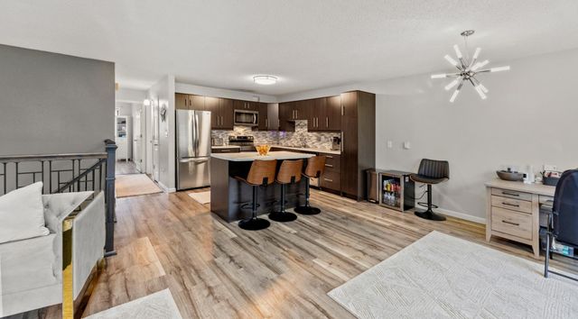 145 Prairiewood Drive S B, Fargo, ND 58103