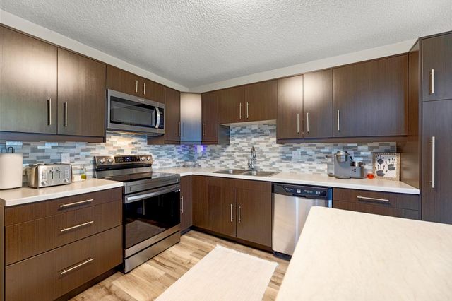 145 Prairiewood Drive S B, Fargo, ND 58103