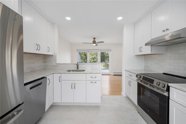 57 Clinton Street 57C, Newport, RI 02840