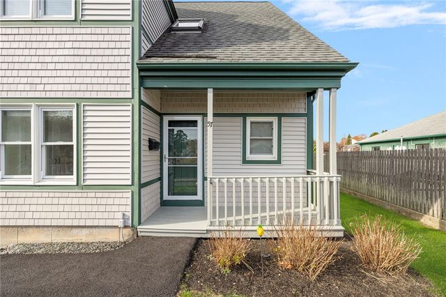 57 Clinton Street 57C, Newport, RI 02840