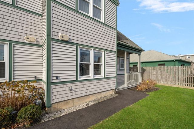 57 Clinton Street 57C, Newport, RI 02840