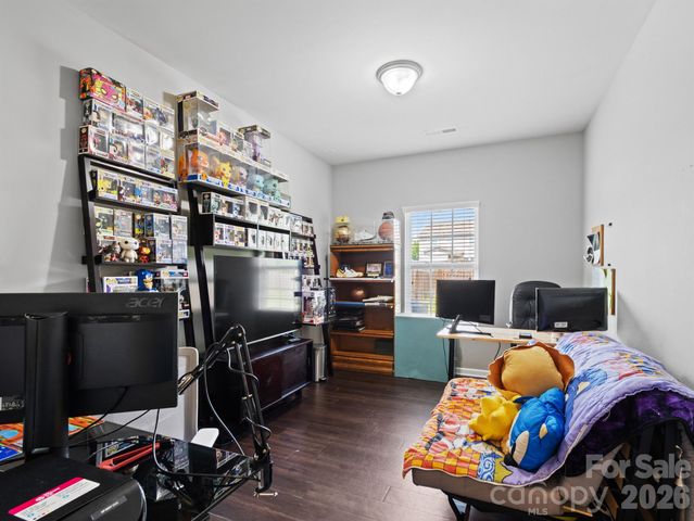 3702 Wiegon Lane, Charlotte, NC 28216